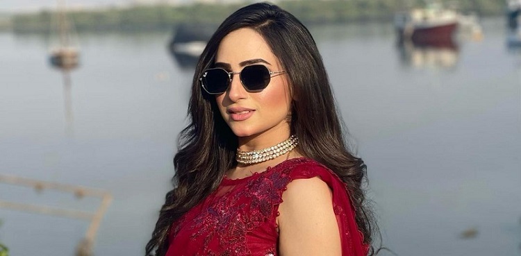 inaya khan viral instagram picture