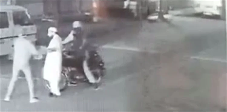 robbers loot karachi