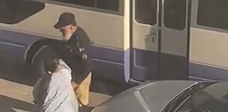 Viral video, Karachi, woman, DSP, PIDC