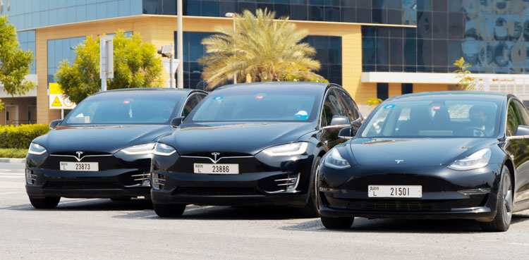 Dubai taxis RTA permits