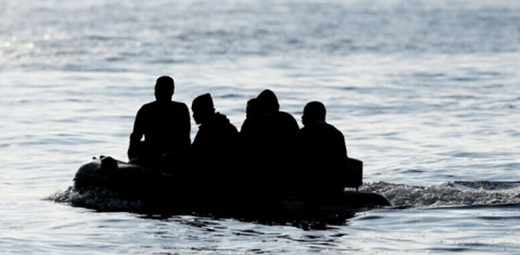 Italy, six bodies recovered, shipwreck