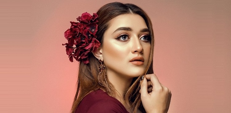 momina iqbal viral pictures