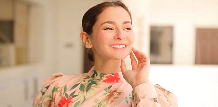 hania aamir childhood