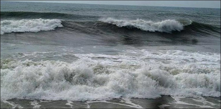 Typhoon Haikui, Taiwan, Thousands evacuated