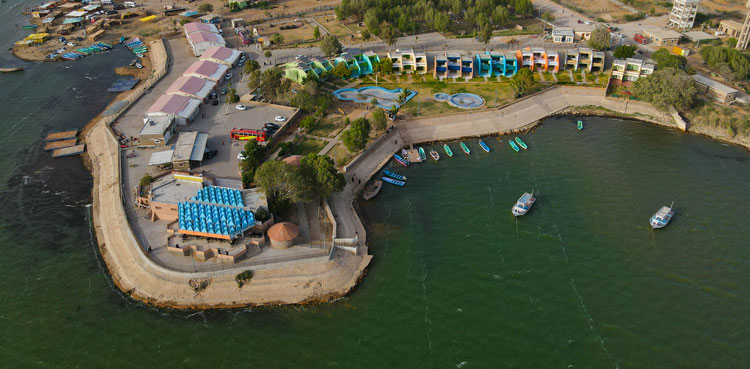keenjhar lake resort