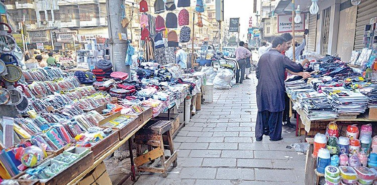 Karachi traders reject early closure of markets decision