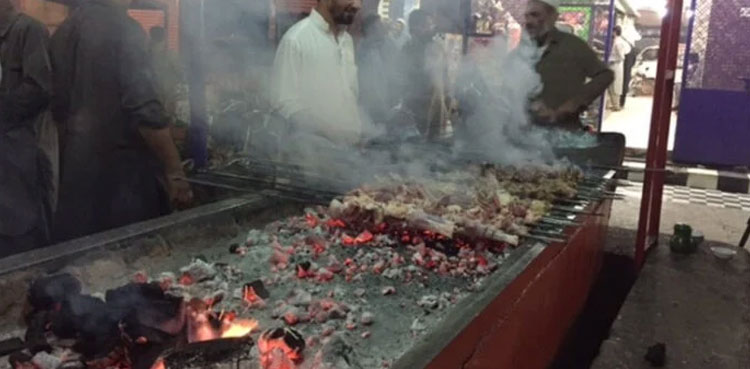 Eidul Azha, burning siri paye, Lahore