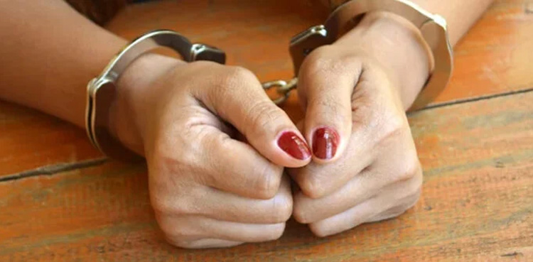 Karachi Female robber, Female robber