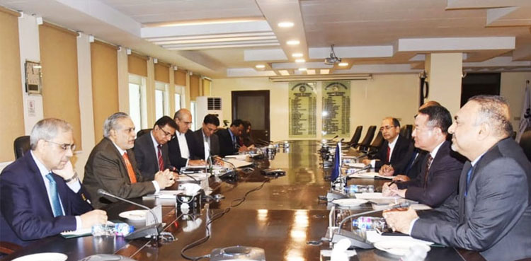 Ishaq Dar, ADB, IMF