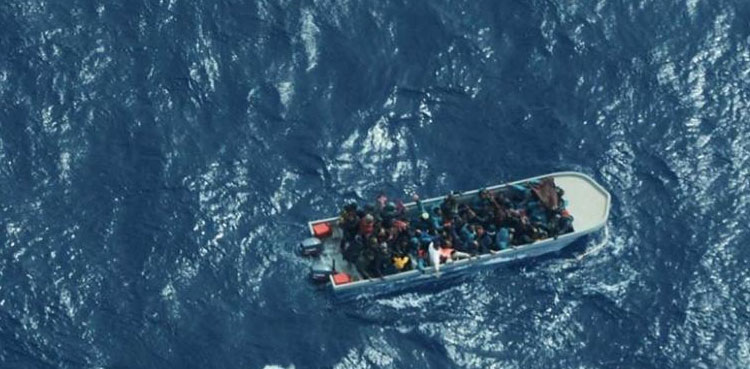At least 30 migrants missing in shipwrecks off Italy