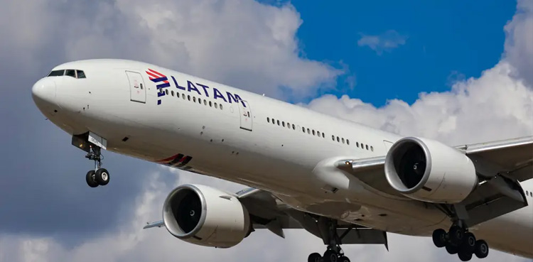 Chilean pilot, dies, emergency landing, Panama