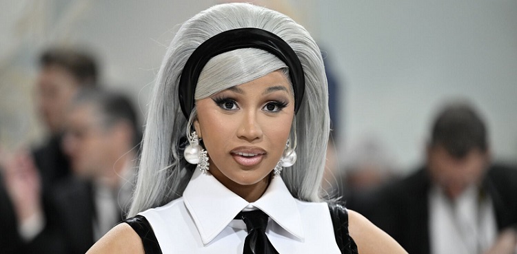 cardi b mic toss
