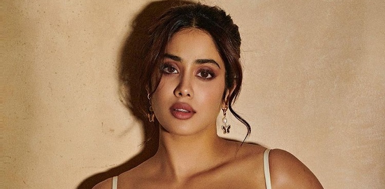 janhvi kapoor eye surgery