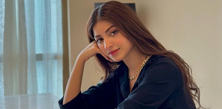 kinza hashmi viral pictures