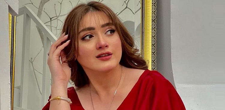 momina iqbal viral pictures