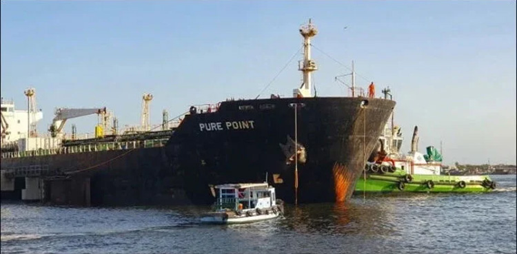 Pakistan, halts import, Russian crude oil, Sources