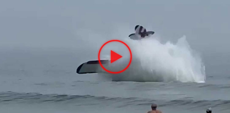 plane crash, crash lands, crashes, viral video, viral, video