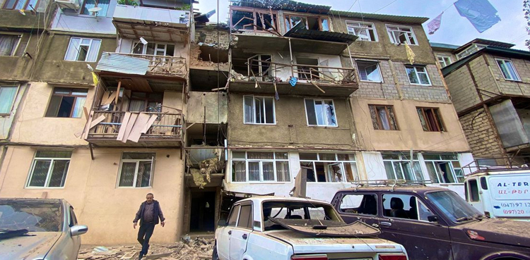 Armenia, over 100000 flee, Nagorno-Karabakh