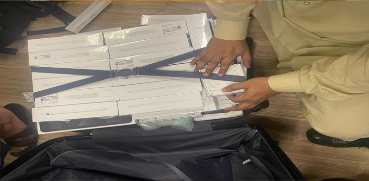 iPad, laptop, smuggling bid, foiled, Karachi airport