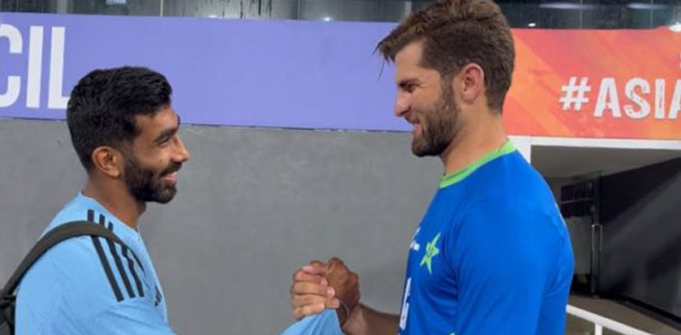 Shaheen Afridi Jasprit Bumrah, new father Bumrah, Shaheen Afridi gift, Pakistan India