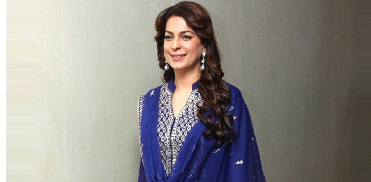 juhi chawla, viral singing video
