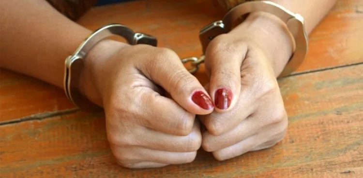Woman smuggler, DI Khan,