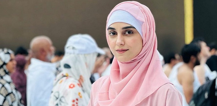 maya ali, umrah, viral pictures