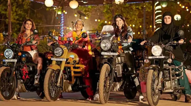 Ratna Pathak, Bollywood films, all-female lead cast, Dhak Dhak