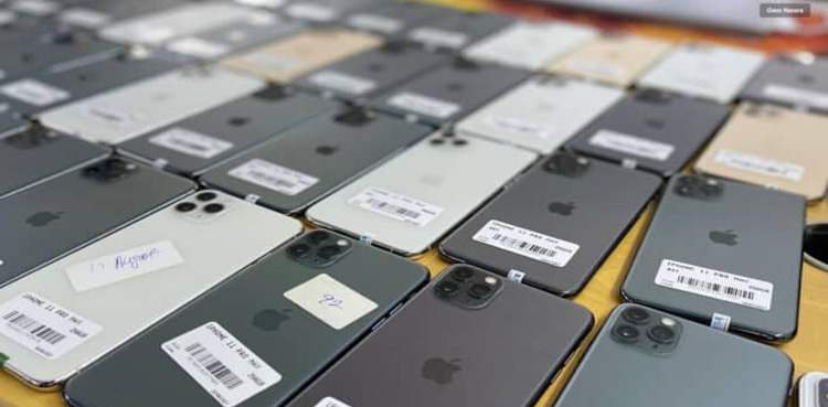 iphones, robbers, snatch, karachi