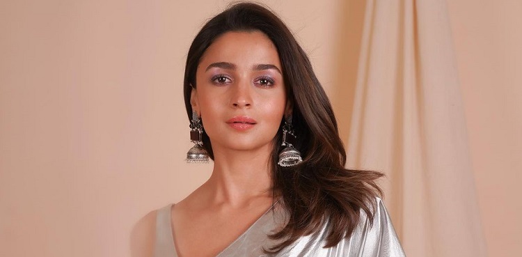 alia bhatt, sustainable fashion, wedding saree, national film award, gangubai kathiawadi