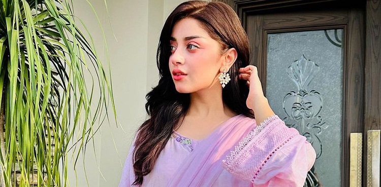 alizeh shah, pink hair, viral pictures, insagram