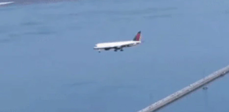 aeroplane, video, viral video, video, optical illusion,