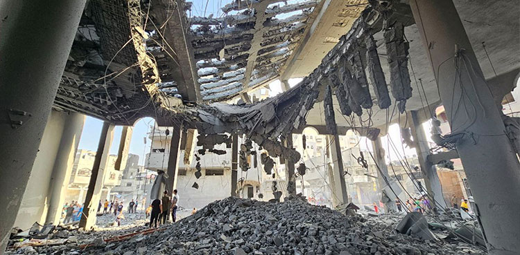 Gaza civilians move south, Israel, aid efforts