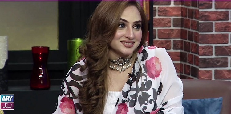 inaya khan, singing, secret talent