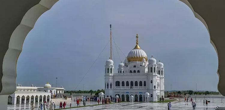 Guru Nanak's birthday: Pakistan issues visas to Sikh pilgrims