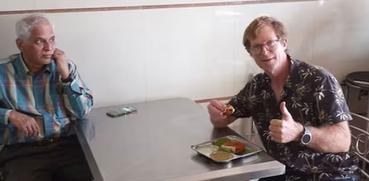 Jonty Rhodes, sharing food with driver, Bengaluru, cab driver