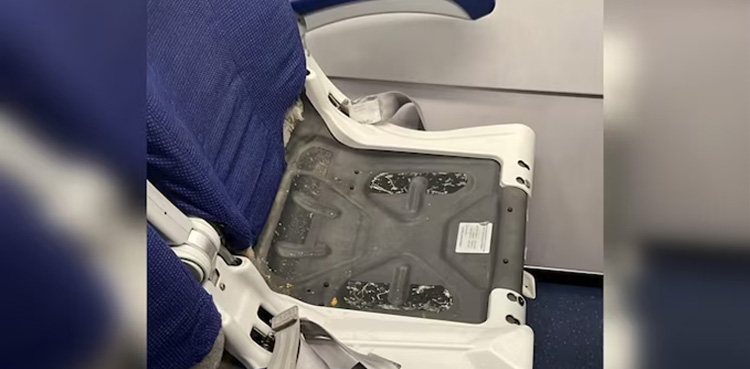 Passenger slams airline, Viral, IndiGo airline, seat cushion missing,