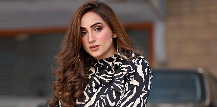 inaya khan, instagram, halloween, viral pictures, reel