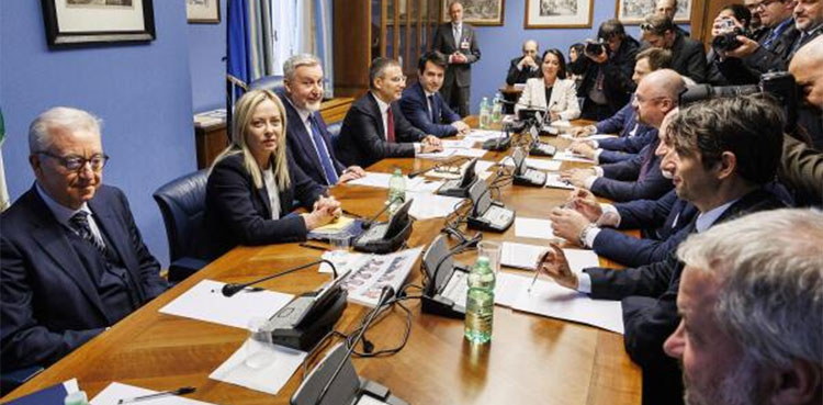 Russian escape job, Italy arrest warrants