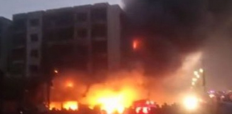 Iraq shopping mall fire, 50 dead and injured