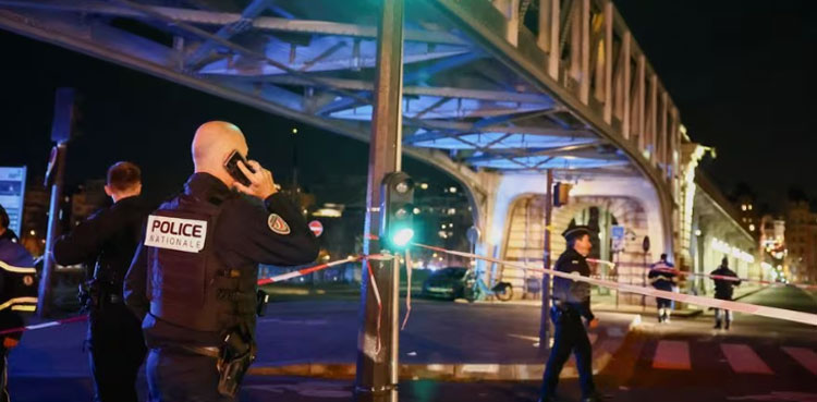 Paris-Eiffel-tower-attack-one-dead
