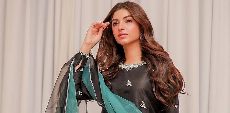 kinza hashmi, viral, pictures, instagram