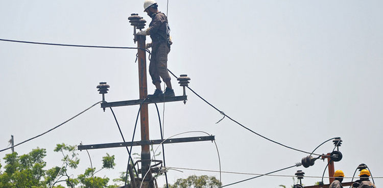 KE Removes over 301 illegal connections weighing 480kgs in Baldia