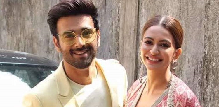 kriti kharbanda, pulkit samrat, wedding invite, viral