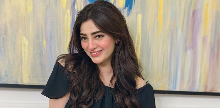 nawal saeed, viral, pictures, instagram