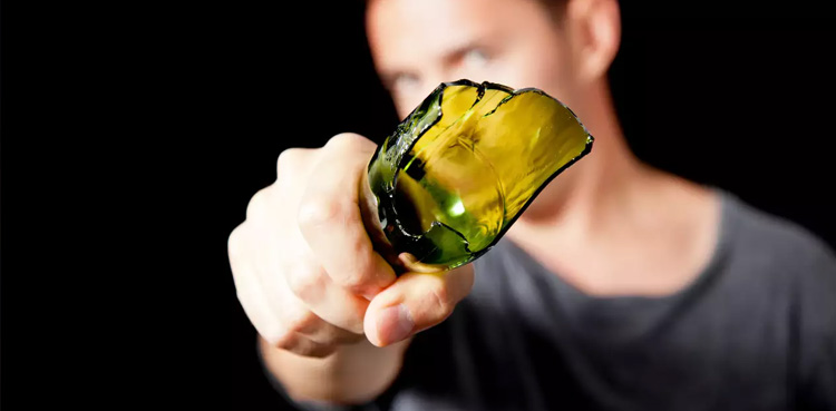 Stalker attacks, woman, bottle glass, arrested