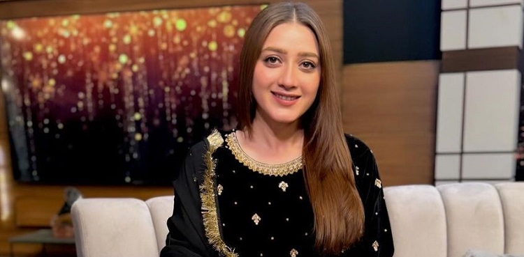momina iqbal, favourite singer, b praak