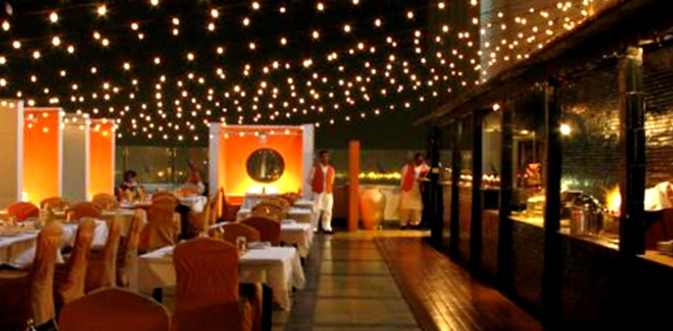 Lahore-restaurants-smog-LHC-open