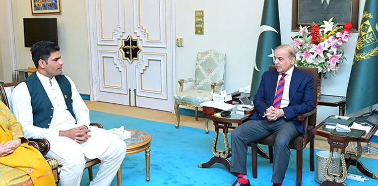 PM Shehbaz, javelin thrower Arshad Nadeem, Arshad Nadeem