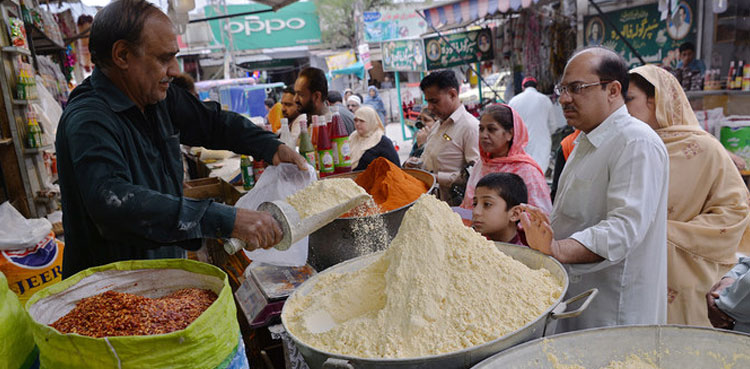 Karachi retailer, retailer flour, flour lower price
